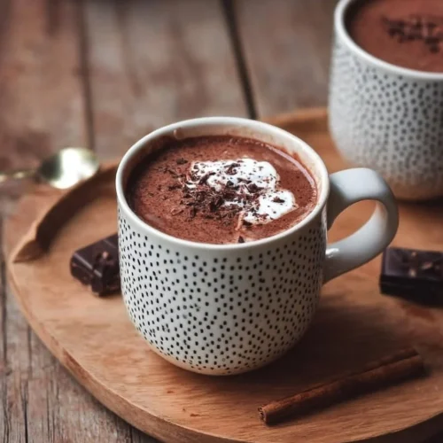 Recette de chocolat chaud maison avec des ingrédients savoureux