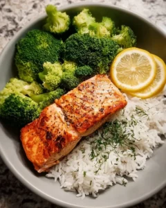 Dîner Sain au Saumon, Brocoli et Riz Basmati