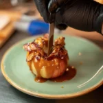 Tarte aux pommes façon crumble avec délicieuses pommes et un croustillant doré