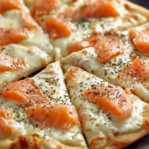 Pizza au saumon fumé, à la crème fraîche et à la mozzarella 2 pizza with smoked salmon creme fraiche and mozza 2026 04 12 231842 819x1024 1