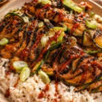 Brochettes de courgettes grillées prêtes à être dégustées
